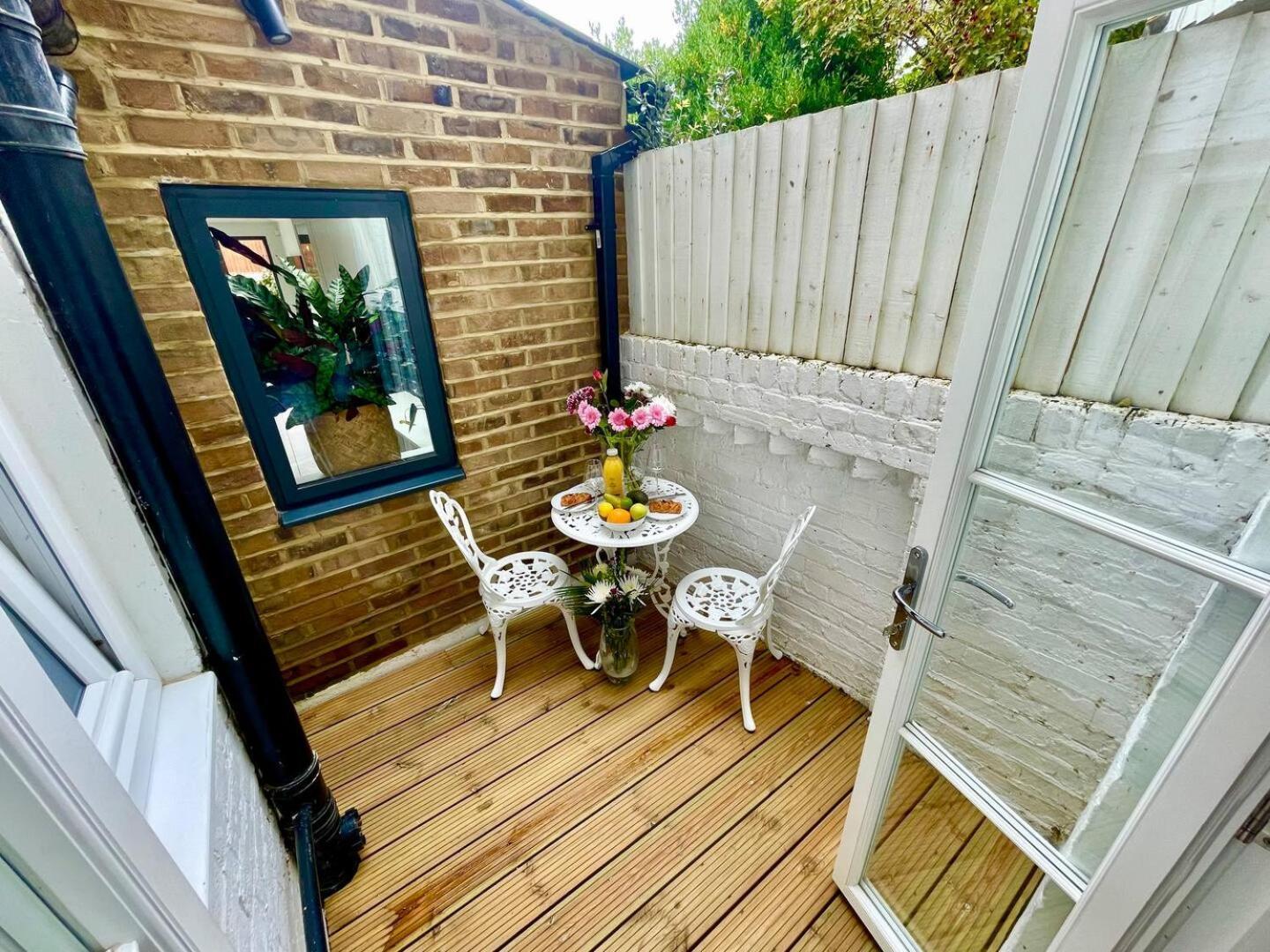 Luxury King-Bed Ensuite With Quiet Private Patio London Luaran gambar